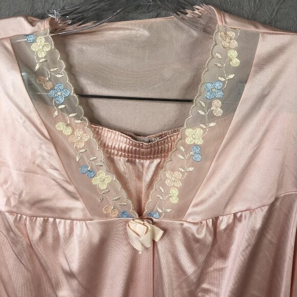 VINTAGE Vanity Fair 3 Piece Pajama Set Womens 34 Pink Nylon Robe Made USA 90s - Picture 15 of 16